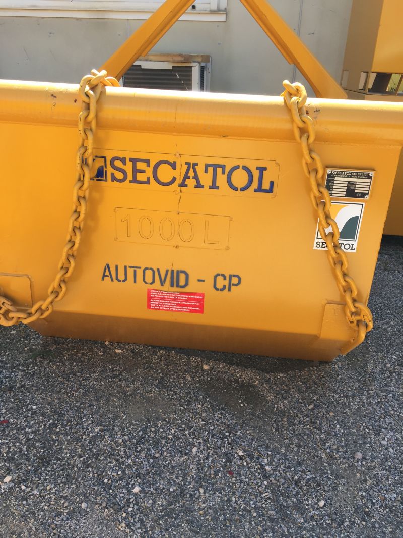 Benne auto vide sur le secteur de Fréjus